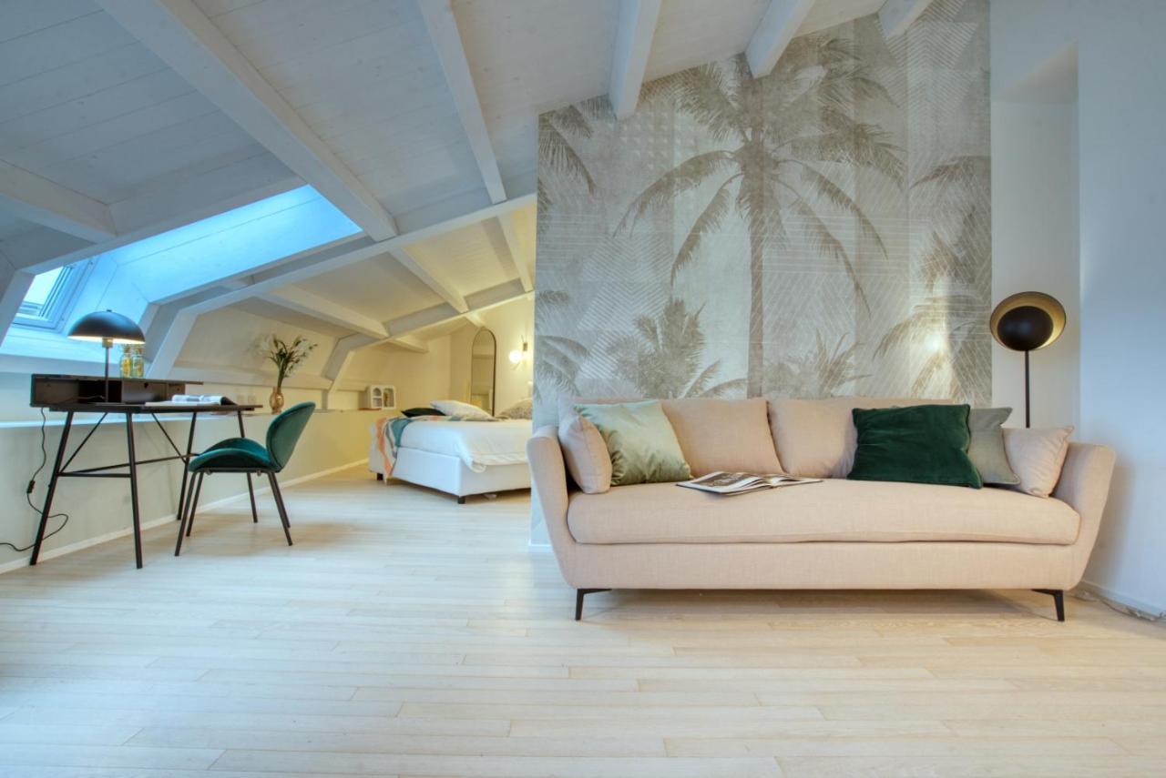 Lumi Nuovissimi Loft Mansardati Da 2 O 4pax In Loreto * Milano