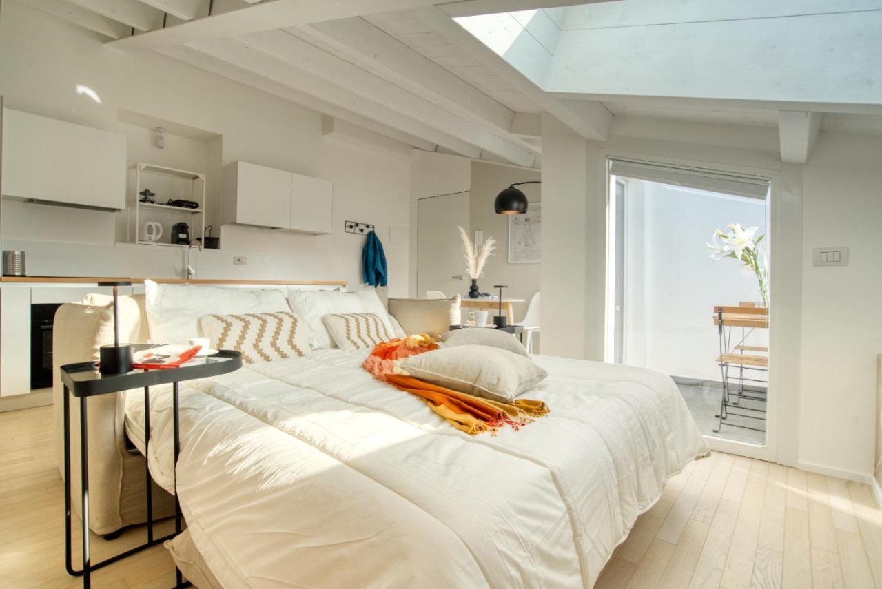 Lumi Nuovissimi Loft Mansardati Da 2 O 4pax In Loreto Appartamento Milano