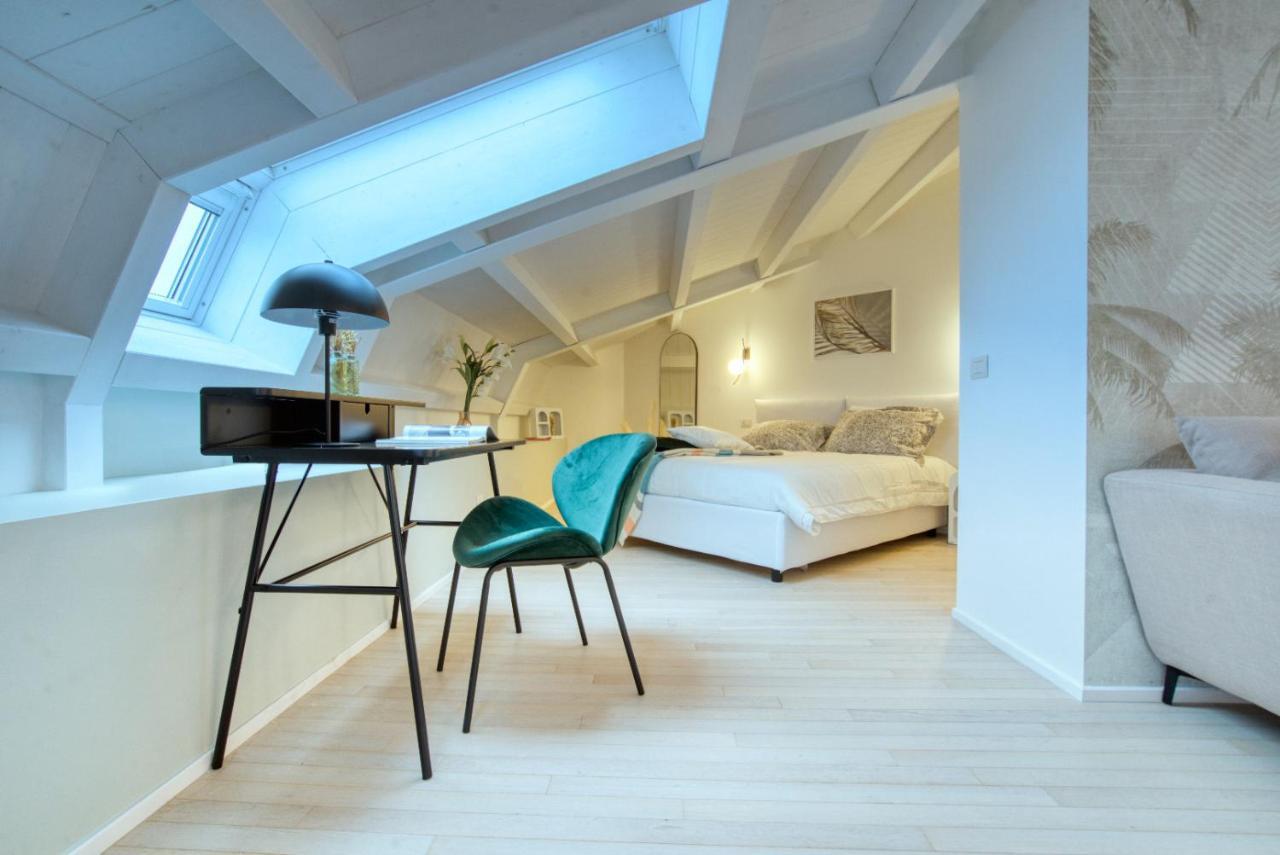 Lumi Nuovissimi Loft Mansardati Da 2 O 4pax In Loreto Appartamento Milano